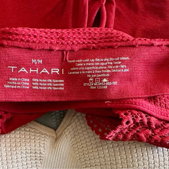 Tahari Seamless Bras Set of 3 Removable Pads & Lace Size Medium - Picture 8 of 9